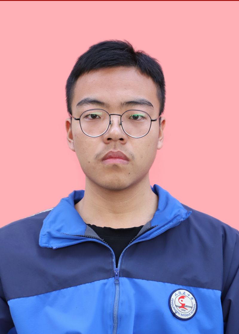 412班 杨琨玺.jpg